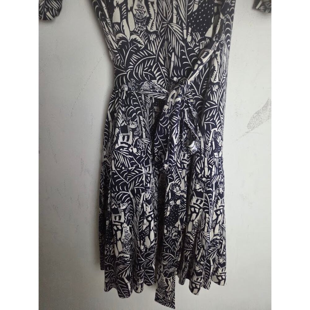 Diane von Furstenberg Blue White Greek Mythology 100% Silk Wrap Dress size 4 - Picture 9 of 12